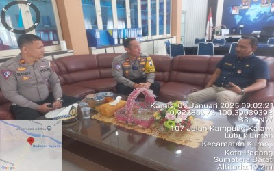 SOSIALISASI ANTI TAWURAN DAN BALAP LIAR  OLEH POLDA SUMBAR POLRESTA PADANG DI SMKN 1 PADANG